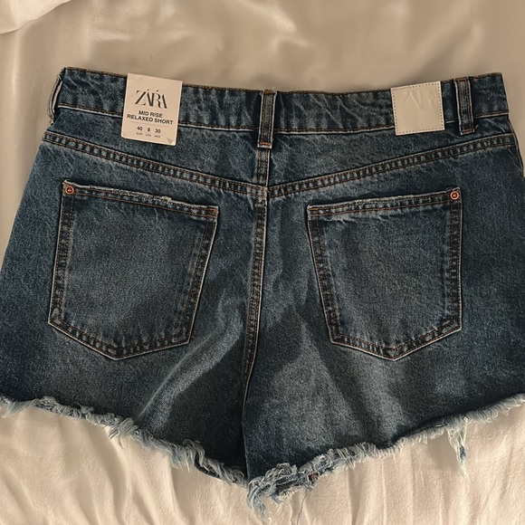 Zara Jean shorts, “mid rise relaxed short” - Picture 2 of 3